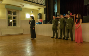 Vojenský fond solidarity na plese reprezentovala poradkyně NGŠ AČR brig.gen. Lenka Šmerdová.