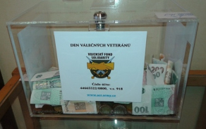 Jedna z 62 sbírkových pokladniček. Autor: