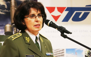 Brig.gen. Lenka Šmerdová přítomným hostům za jejich dobročinnou aktivitu osobně poděkovala. 