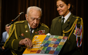 Generál Masopust s dalšími hosty pokřtil kalendář