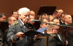 Druhoválečný pilot a veterán Emil Boček vyzval ve svém vystoupení přítomné k minutě ticha za všechny padlé vojáky.