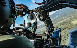FOTOGRAFIE KE DRAŽBĚ: „Za kniplem bojového vrtulníku Mi 24/35." autor: npor. Mattia BERNARDINI, 21. zTL