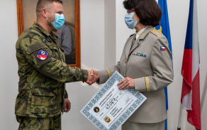 Brigádní generálka Lenka Šmerdová a rotmistr Jiří Omaník.