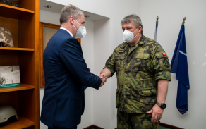 Česká zbrojovka Group podporuje Vojenský fond solidarity od jeho vzniku.