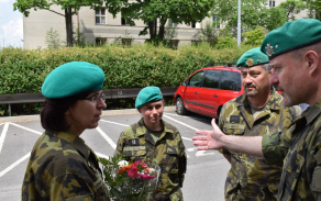 Generálka Šmerdová se setkala i s příslušníky pěší roty aktivní zálohy z Českých Budějovic.