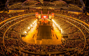 Zaplněná O2 arena. Foto: FMX Gladiator Games. 