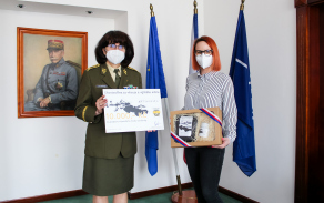 Brigádní generálka Lenka Šmerdová a zástupkyně Ghost Coffee Kateřina Omaníková