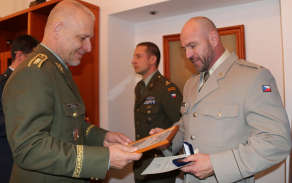 Absolutní vítěz fotografické soutěže Vojenského fondu solidarity rtm. Zdeněk Koza. Foto: Jana Deckerová