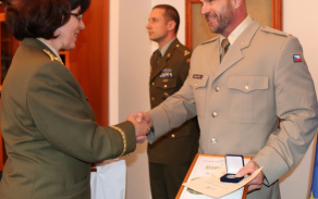 Vítězům pogratulovala i předsedkyně Vojenského fondu solidarity birg.gen. Lenka Šmerdová. Foto: Jana Deckerová