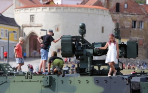 Pandur byl v obležení celý den Autor: