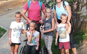 Barunka Němcová se svými rodiči a sourozenci.