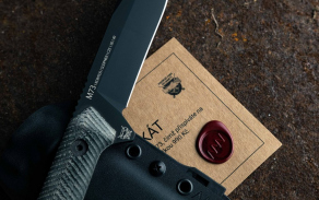 Z každého prodaného nože bude ve prospěch Vojenského fondu solidarity věnováno 990 Kč. Foto: www.anvknives.cz