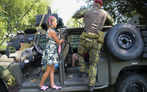Z pozemní techniky byl velký zájem o Land Rover defender 130 Kajman, který přivezli vojáci ze 43. výsadkového pluku.